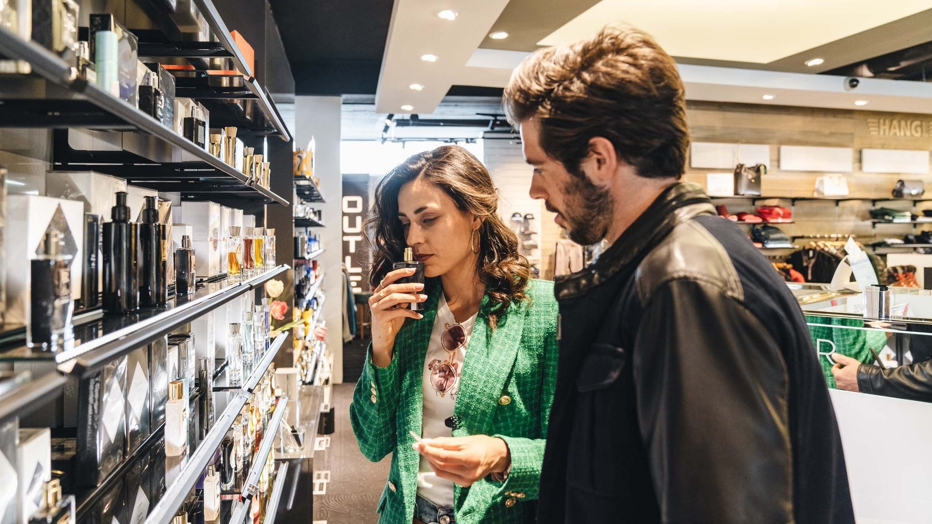 Samnaun: Einkaufen & Parfüm entdecken! Samnaun: Einkaufen & Parfüm entdecken!