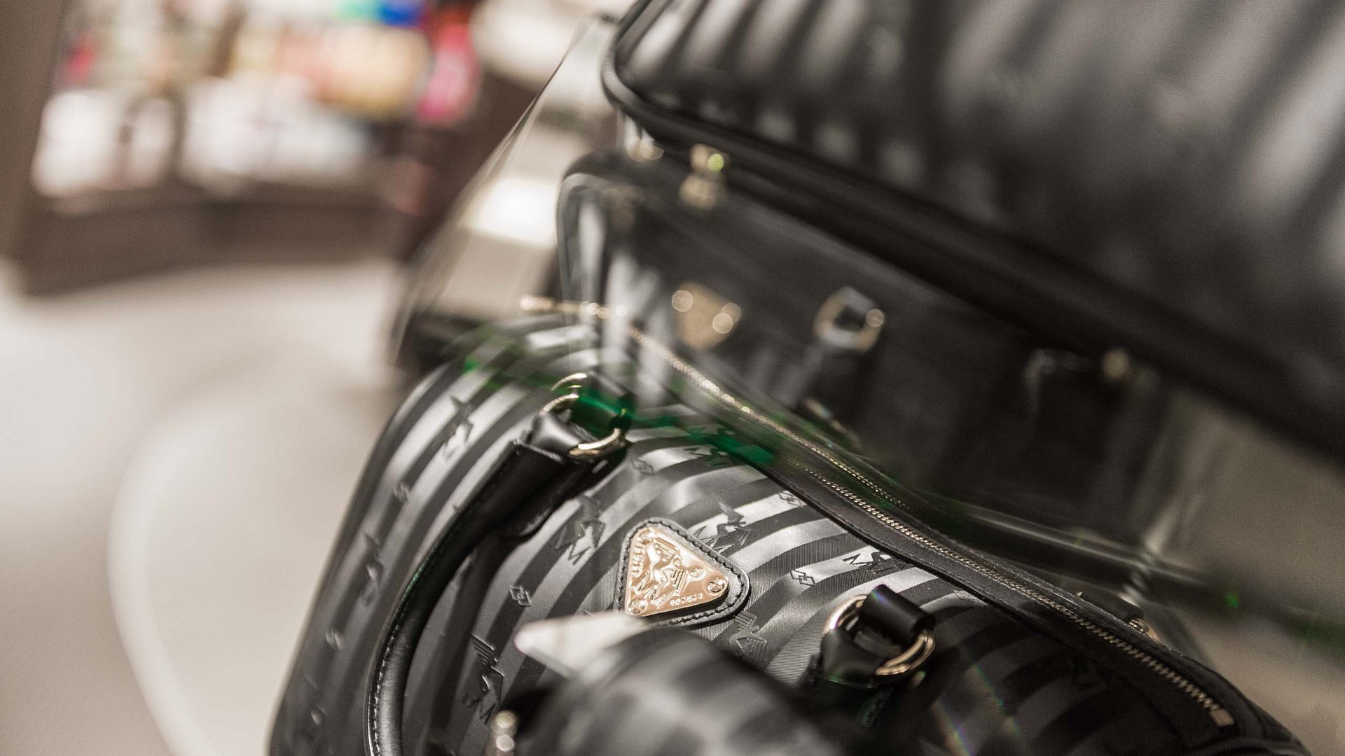 Duty Free Samnaun: Taschen Duty Free Samnaun: Taschen